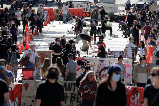 Ακόμα ένας διαδήλωτης τραυματίστηκε από νέα πυρά στο Σιάτλ