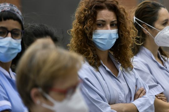 Πάνω από 4.300 νέοι θάνατοι και 181.000 νέα κρούσματα παγκοσμίως