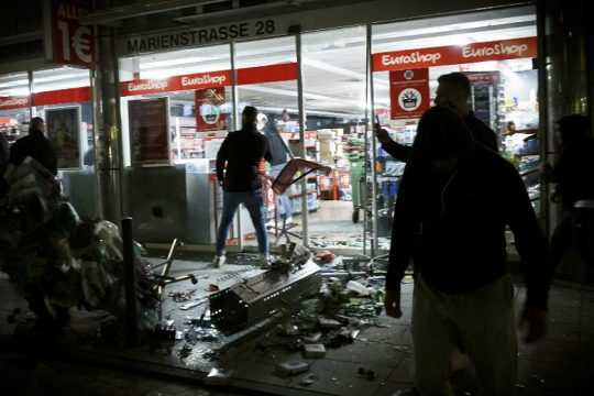 Έκαναν γυαλιά – καρφιά το κέντρο της Στουτγάρδης