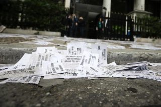 Η αλαζονεία οδηγεί στη γελοιοποίηση