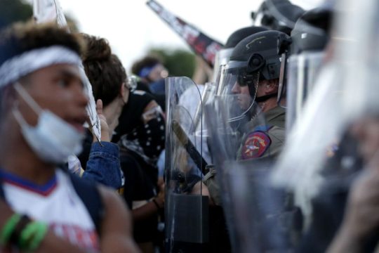 Βαθιά ριζωμένη η αστυνομική και ρατσιστική βία στις ΗΠΑ