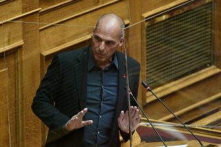 Βαρουφάκης σε Ν.Δ: Ή είστε αδαείς ή ένοχοι