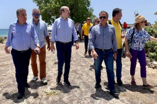 Στη νήσο Χρυσή ο Κ. Χατζηδάκης