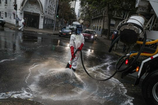 Συνεχίζει να θερίζει ο κορονοϊός τη Λατινική Αμερική