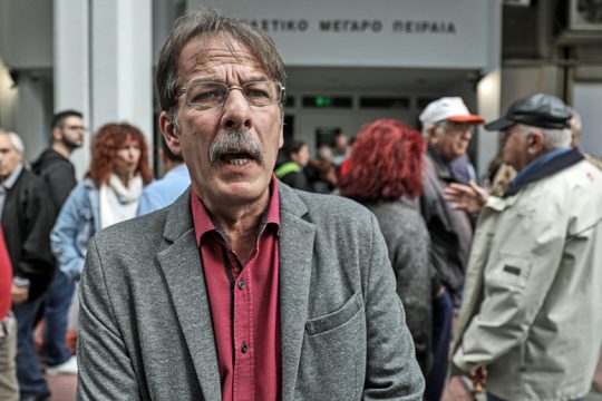 Οργή για τους επιθεωρητές
