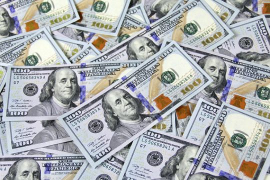 Πλουσιότεροι έγιναν οι δισεκατομμυριούχοι στις ΗΠΑ, μέσα στην πανδημία