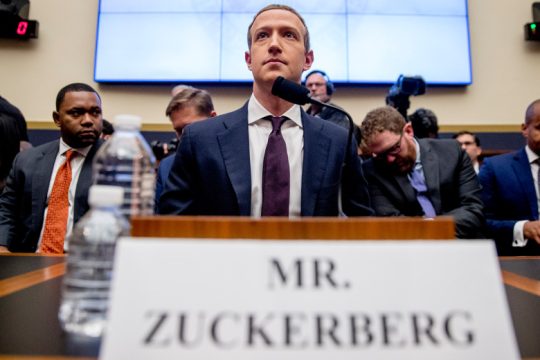 Και το Facebook κατά Τραμπ: Κατέβασε αναρτήσεις λόγω ρητορικής μίσους
