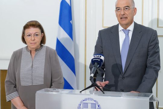 Σύσκεψη Δένδια – Μενδώνη για το θέμα της Αγια-Σοφιάς