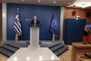 Ανησυχία για τα κρούσματα του κορονοϊού στο Μαξίμου