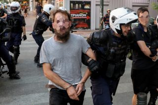 Μη μιλάς, μη γελάς, στα Εξάρχεια μη γυρνάς