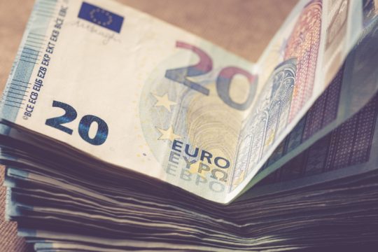 Είναι η οικονομία της αγοράς «ηλίθιε»