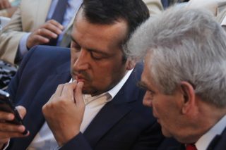 Επιτήδεια ουδέτεροι!