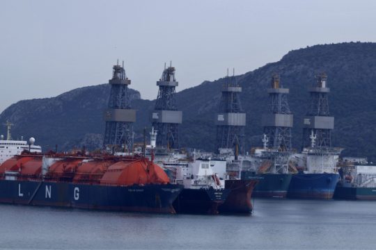 Σφίγγουν τα δάνεια στη ναυτιλία