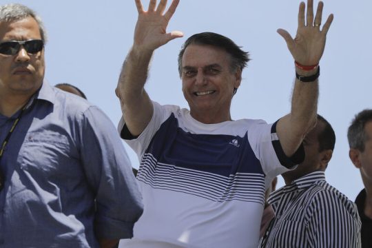 Ο ιός… «γριπούλα» χτύπησε τον Μπολσονάρο!