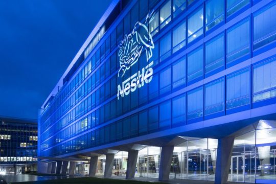 Η Nestlé και η ’’European Clean Trucking Alliance’’ ζητούν πιο βιώσιμες οδικές μεταφορές εμπορευμάτων