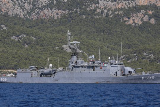 Αποκλιμάκωση και στο βάθος διάλογος