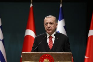 Στην κόψη του ξυραφιού
