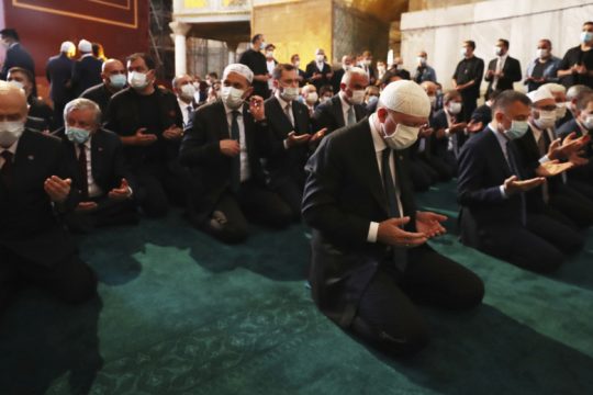 Πρώτο… στασίδι ο Ερντογάν