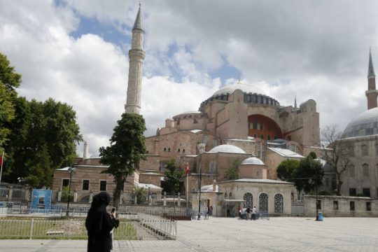 Κρήτη: «Προκλητική και προσβλητική η μετατροπή της Αγίας Σοφίας σε τζαμί»