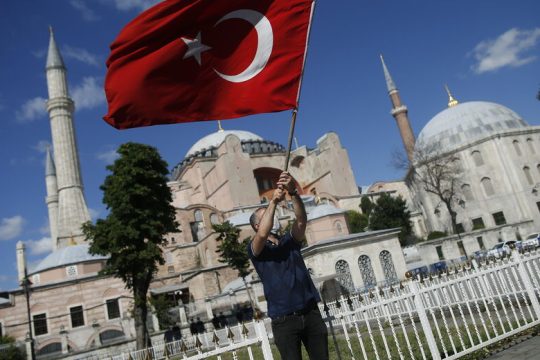 Ο θρησκευτικός εθνικισμός του Ερντογάν και οι διεθνείς αντιδράσεις