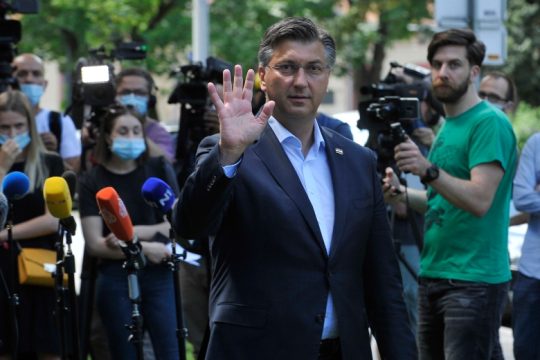 Νίκη για τους κεντροδεξιούς δείχνουν τα exit poll στην Κροατία
