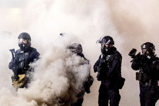 Καταστολή με… χορηγούς πετρελαϊκούς κολοσσούς
