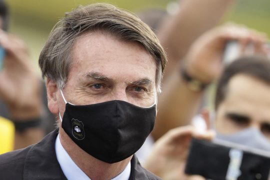 Θετικός στον κορονοϊό ο Μπολσονάρο