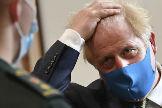 Βρετανία: Μεγαλύτερη εξουσία στα τοπικά συμβούλια για την επιβολή lockdown