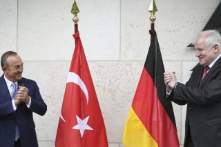 Η μεγάλη μεσολάβηση