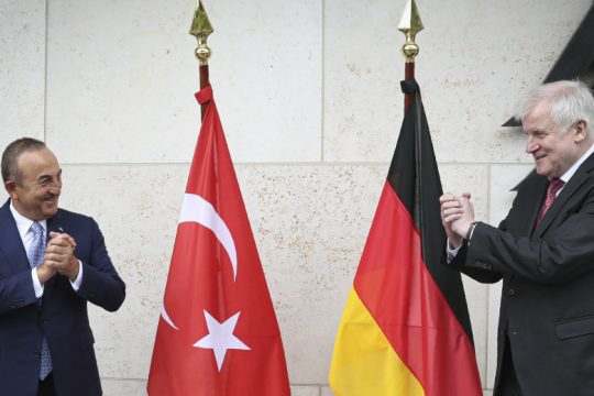 Η μεγάλη μεσολάβηση