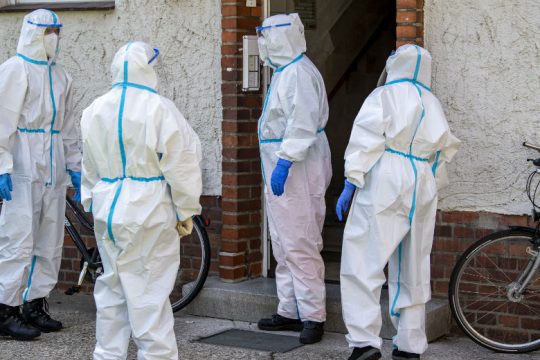 «Καμπανάκια» από ΠΟΥ για το ημερήσιο ρεκόρ κρουσμάτων παγκοσμίως