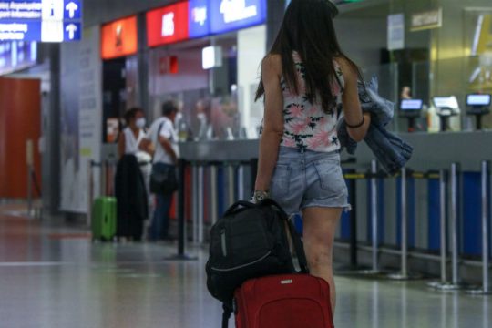 Διψήφιο αριθμό κρουσμάτων «έδειξαν» τα τεστ από τους ταξιδιώτες πτήσεων της 1/7