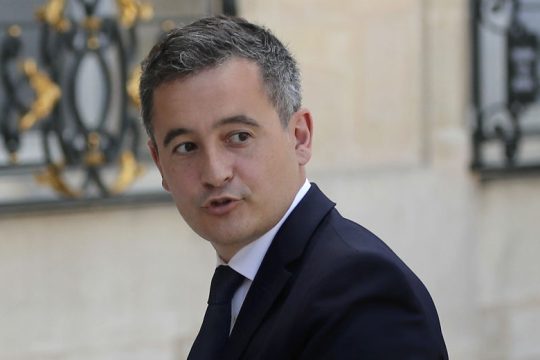 Πρωθυπουργική κάλυψη στον Γάλλο υπουργό που κατηγορείται για βιασμό