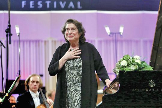Mε Εσενμπαχ, Λανγκ Λανγκ και Λεόνσκαγια