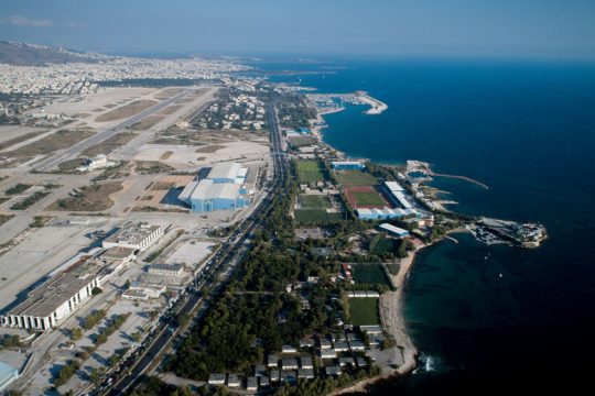 Τροπολογίες-δώρα σε ιδιώτες και επενδυτές