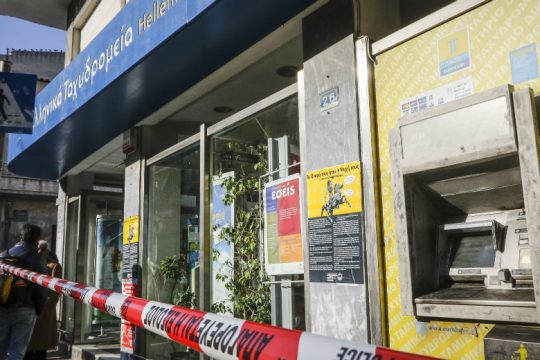 Διακοπή κυκλοφορίας λόγω ύποπτου μηχανισμού σε ΑΤΜ στη Νικήτη