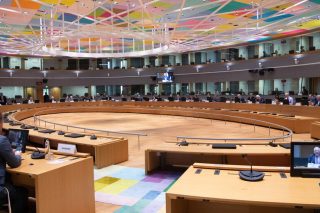 Η Αγκυρα βγάζει νύχια στα… χάδια της Ευρώπης