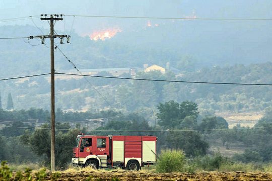 Πυρκαγιές στο Κιάτο και στην Ανατολική Μάνη