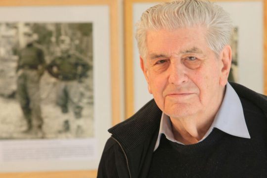 «Εφυγε» ο εικαστικός-σύμβολο της Αριστεράς, Γιώργος Φαρσακίδης