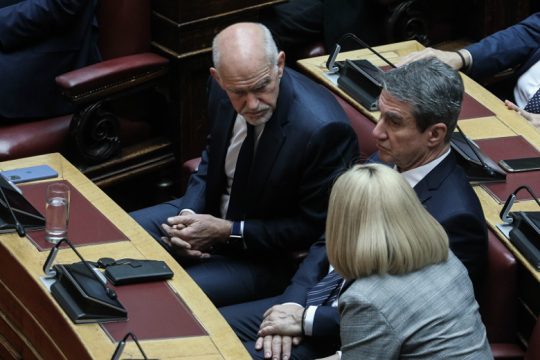 Οι διαφοροποιήσεις αναστατώνουν το ΚΙΝ.ΑΛΛ.