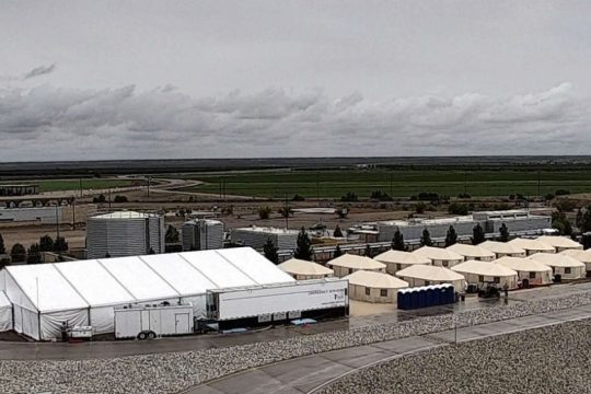 ΗΠΑ: Θετικοί στον Covid-19 εκατοντάδες εργαζόμενοι σε κέντρα κράτησης μεταναστών