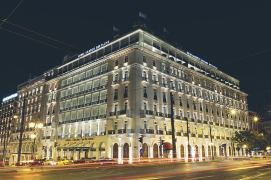 Το ιστορικό ξενοδοχείο Μεγάλη Βρεταννία ανοίγει και πάλι τις πόρτες του στις 15 Ιουλίου
