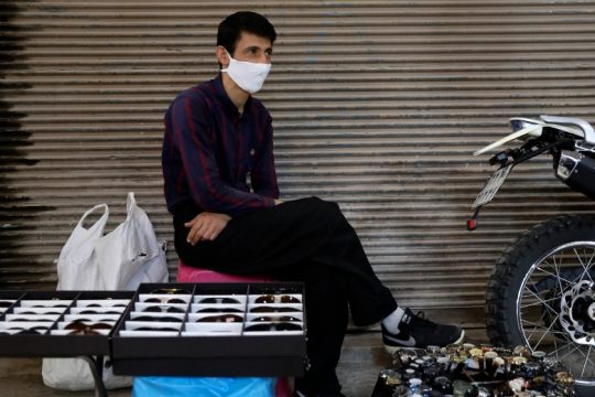 Νέο ρεκόρ μολύνσεων μέσα σε μία μέρα – θλιβερά πρωτεία για ΗΠΑ και Βραζιλία