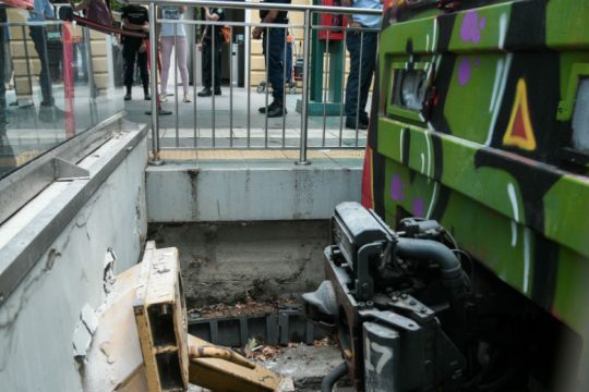 Εικόνες από το ατύχημα με τον συρμό του ΗΣΑΠ στην Κηφισιά