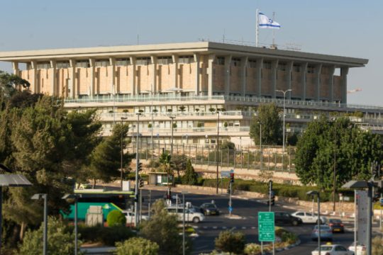 Τηλέφωνα φορέων του Covid-19 θα παρακολουθεί το Ισραήλ για έξι μήνες