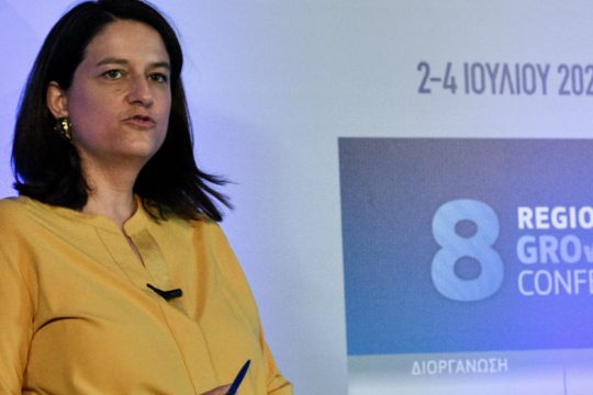 Αποχώρησε η ΟΙΕΛΕ από τη συνάντηση-παρωδία με την Ν. Κεραμέως