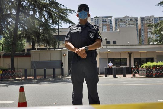 Κινεζικά αντίποινα με το προξενείο των ΗΠΑ