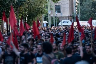 Το δικαίωμα στις διαδηλώσεις δεν θα το πάρετε αμαχητί!