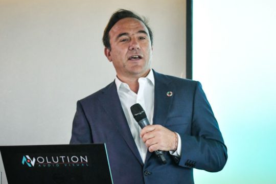 Επίτροπος Περιβάλλοντος σε ευρωβουλευτές: Ελέγχεται ο νόμος Χατζηδάκη