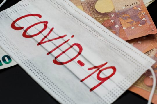 Τέχνες-ψυχαγωγία και τουρισμός «βυθίστηκαν» στη διάρκεια του lockdown